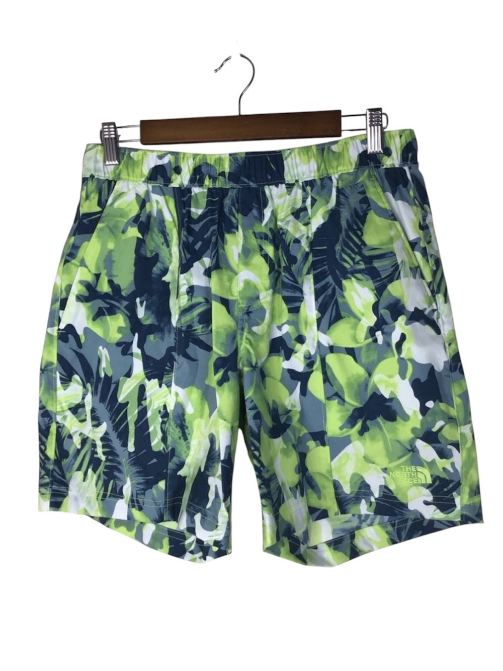 NWT The North Face Class V Printed Pull-On Shorts Size Small.